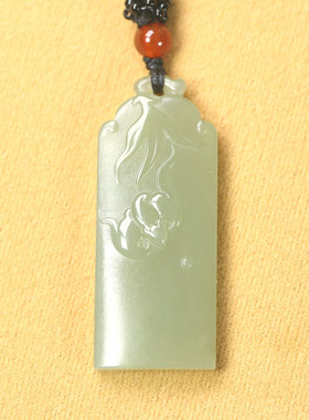 天然和田玉小长方形蝙蝠小玉佩