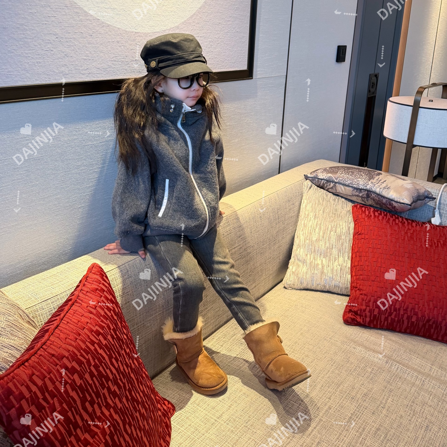 25冬季新款灰色百搭加绒一体绒软牛仔小脚裤铅笔裤百搭软牛仔裤 - 图2