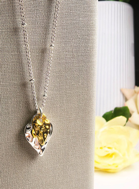 金银叶子吊坠小众设计感双层叠戴锁骨链金色吊坠锤纹吊坠珠珠链女