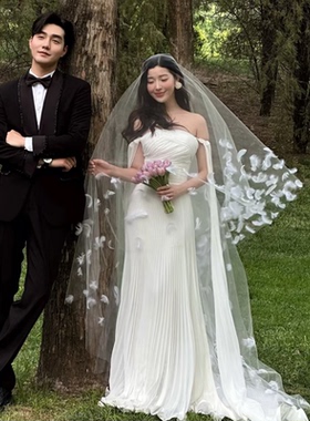 外景婚纱照道具新娘白色羽毛头纱