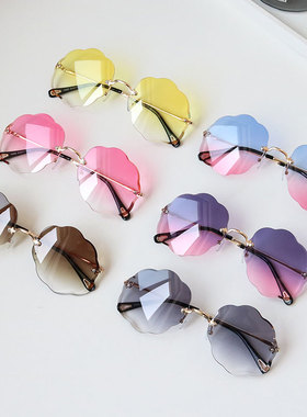 个性云朵无框粉色渐变街拍墨镜女