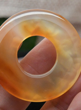 开运天然幻彩红玛瑙吊坠挂件玉环