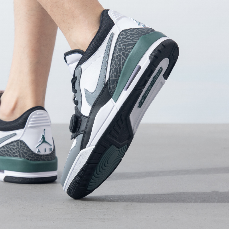 NIKE耐克AIR JORDAN官方休闲鞋25新款男子复古运动鞋CD7069-131
