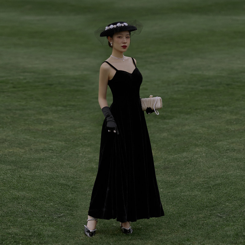 2025新款复古黑色赫本风小礼服连衣裙吊带影楼主题轻婚纱摄影服装,淘宝优惠券,粉丝福利购,淘宝优惠卷