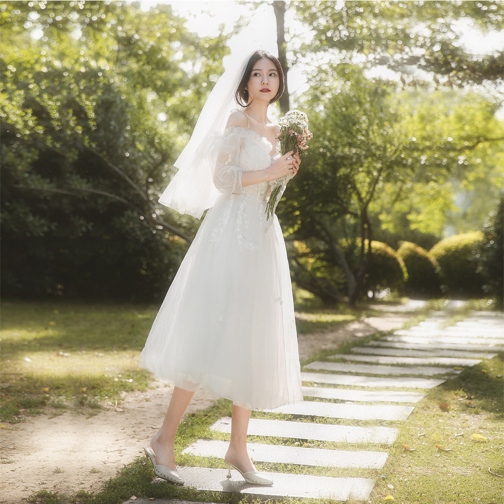 【白小仙】旅拍轻婚纱森系超仙吊带小个子新娘结婚出门纱小礼服秋 - 图2