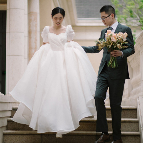 婚纱2025新款新娘主婚纱高级质感法式简约轻纱拖尾结婚出门纱齐地 - 图2