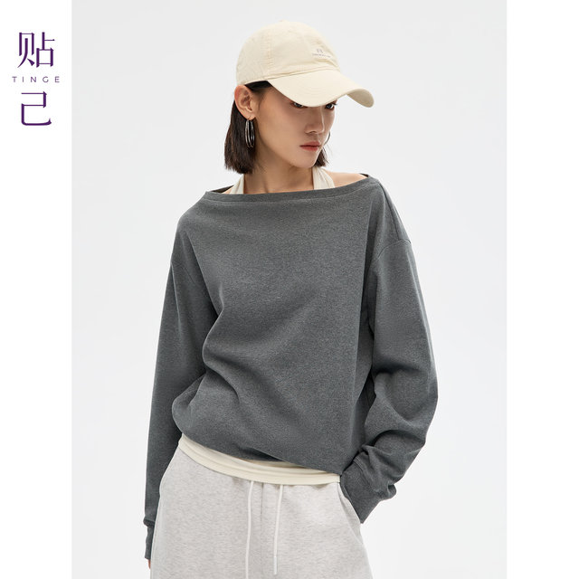 Lazy off-shoulder ເຮືອຄໍເສື້ອ sweatshirt ວ່າງສະບາຍ