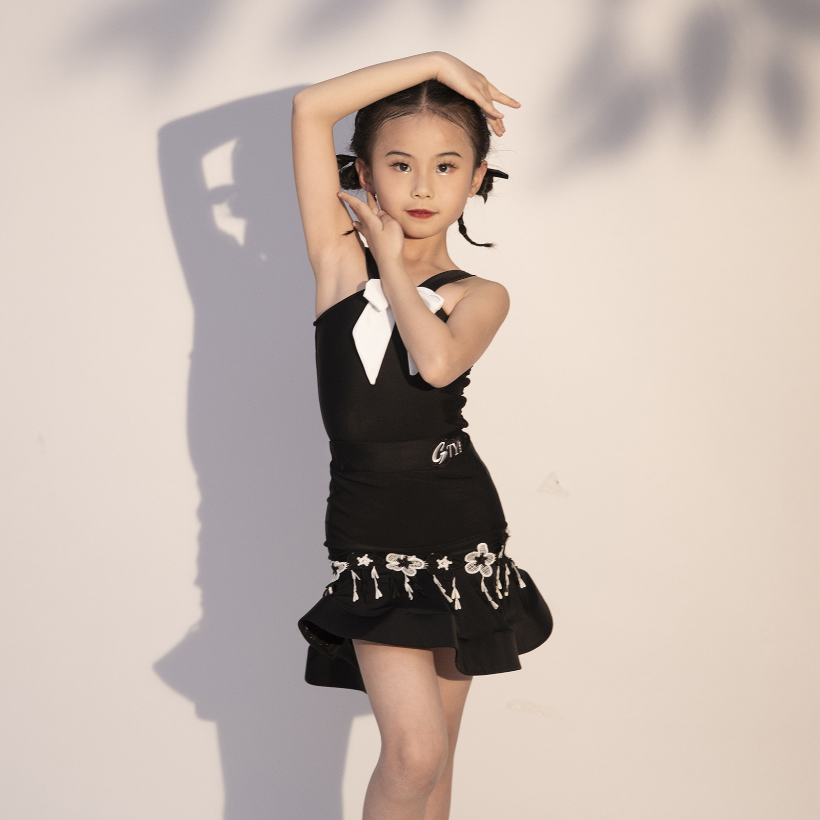 GTY 2024新款高级夏季拉丁舞练功演出服装设计感分体女儿童套装裙 - 图1