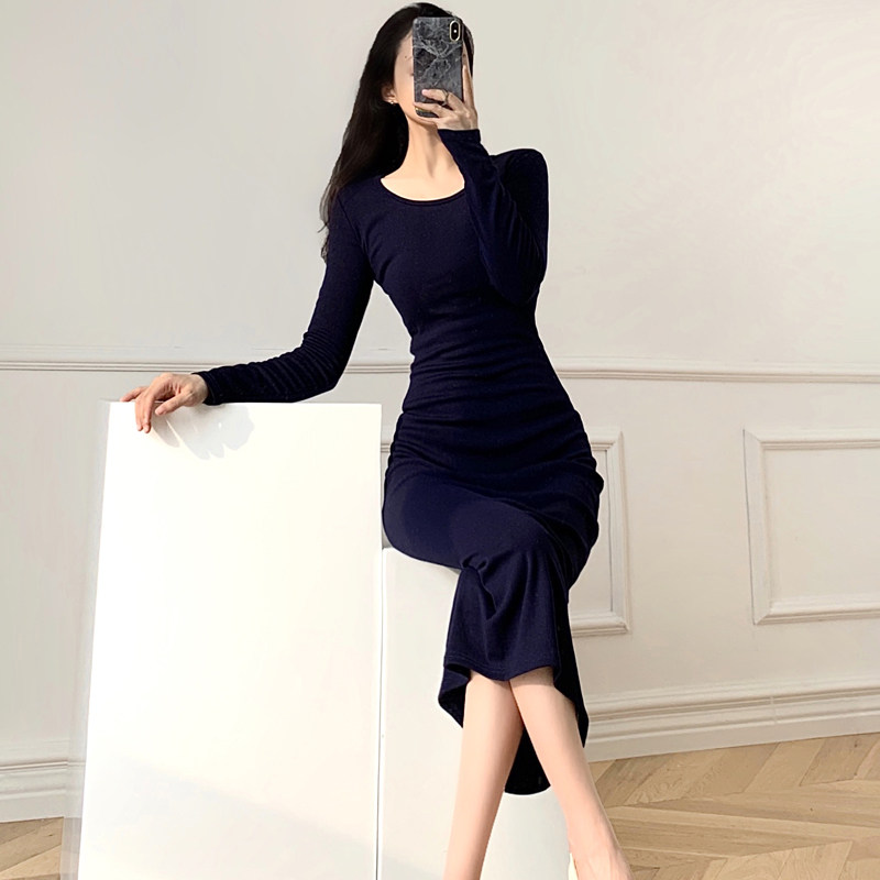 圆领连衣裙秋冬新款修身打底裙子 风私语连衣裙