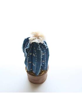 蓝续仙人掌摆件手工植物染刺绣