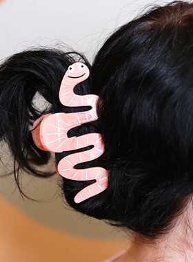 独立站新款 Worm Hair Claw Clip塑料时尚可爱虫毛爪夹女式鲨鱼夹