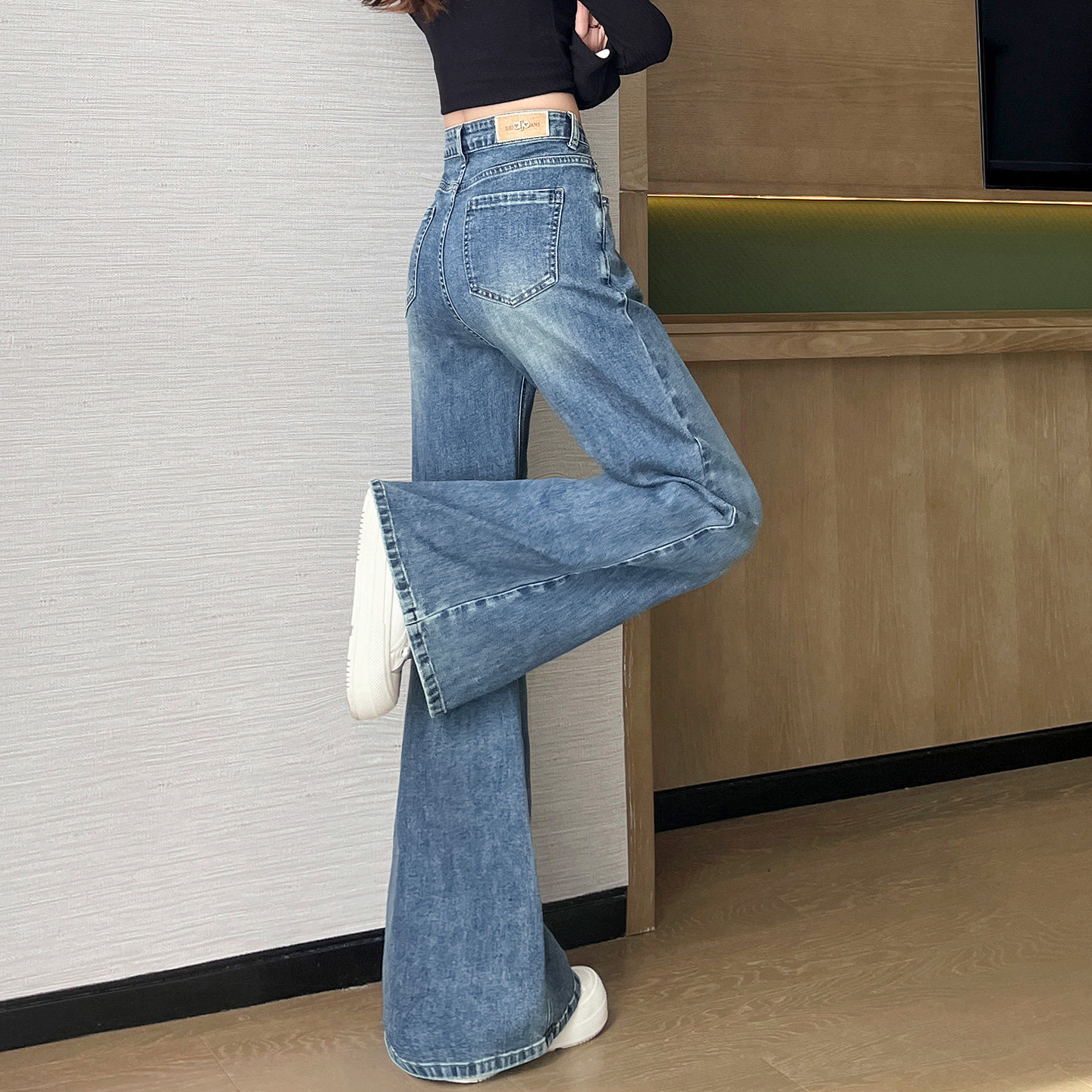 微喇牛仔裤女2026新款高腰设计垂感宽松复古不贴腿宽松阔腿喇叭裤,淘宝优惠券,粉丝福利购,淘宝优惠卷