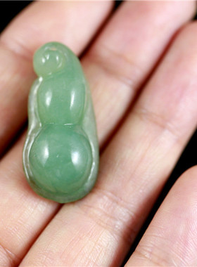 苏工名家四季豆天然翡翠背云吊坠