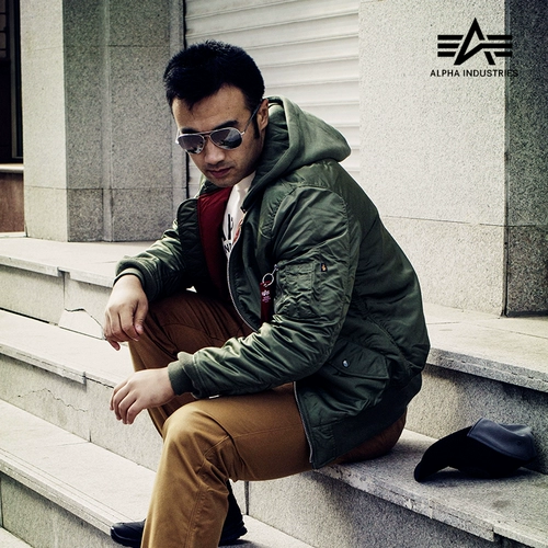 Демисезонная куртка, ветрозащитная удерживающая тепло толстовка с капюшоном, облегающий крой