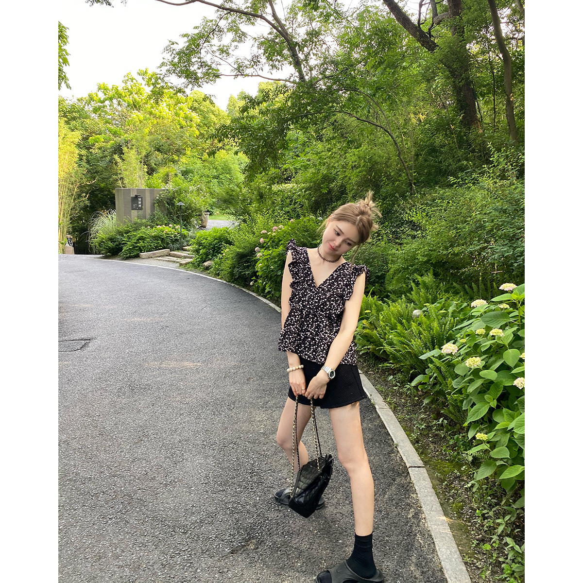 THEOPENDM 2022夏季新款百搭V领宽松显瘦香香荷叶边上衣小背心女