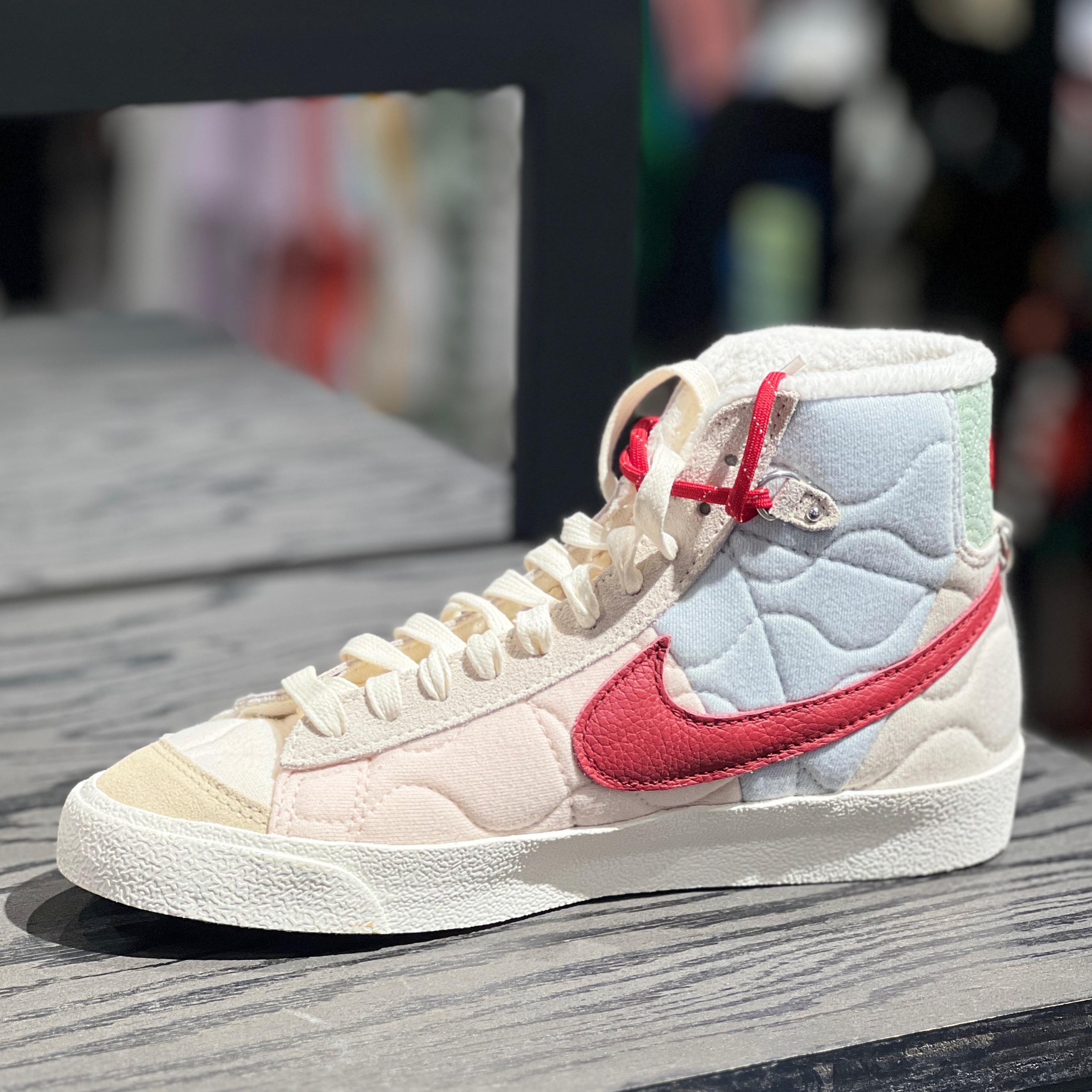 NIKE/耐克女鞋BLAZER MID '77开拓者休闲板鞋加绒DQ5360-181 - 图1