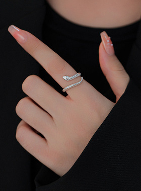 S925纯银小灵蛇戒指女韩版简约小众设计尾戒送女友时尚个性食指环