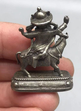 仿古藏式实心白铜护法神铜佛像小摆件黄铜随身寸佛老物件古董铜器