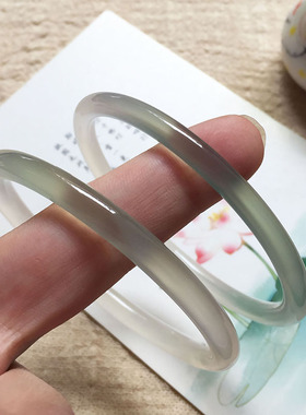 半山半水天然冰透玛瑙镯子 细圆条美人镯叮当镯 女款天然玉石手镯