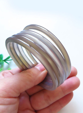 少女风镯子冰种极细玉髓