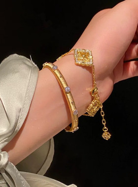 法式复古高级感双面花朵贝壳锆石手链女轻奢设计时尚百搭手环手饰