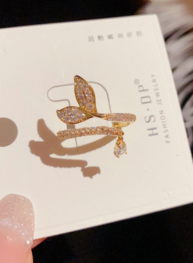 2025新款日韩小众设计高级感轻奢精致微镶锆石鱼尾戒指开口戒女配