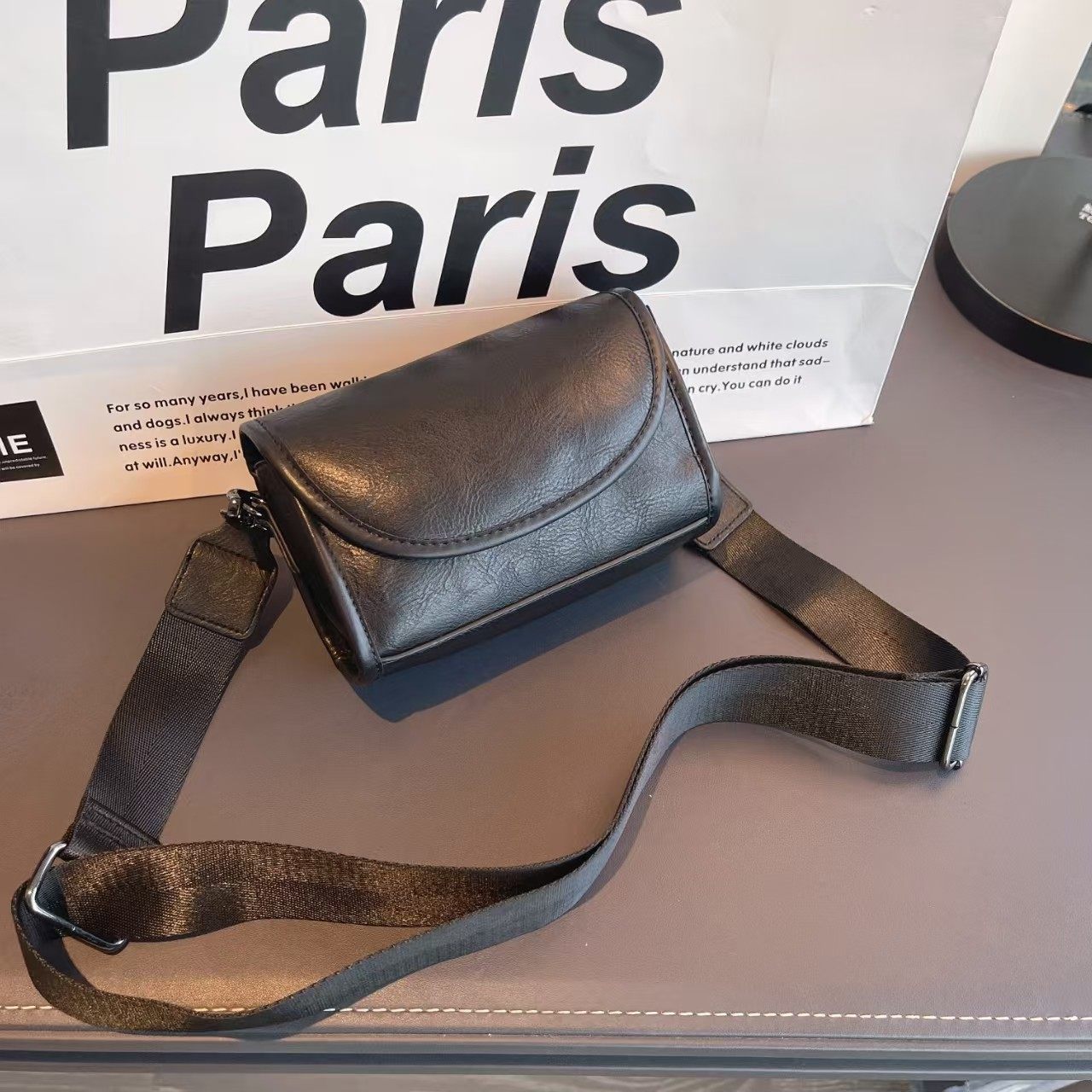 新款小众复古翻盖小方包时尚软皮质感轻便手机包单肩宽肩带斜挎包,淘宝优惠券,粉丝福利购,淘宝优惠卷