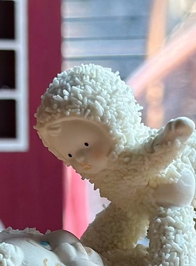 白色雪娃雪宝母子抱抱创意工艺品