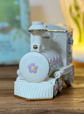 持续瓷生 出口陶瓷描金浮雕兔子火车头场景摆件工艺品礼物