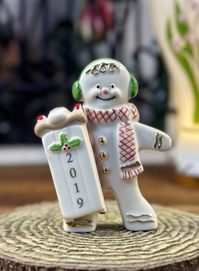 持续瓷生 出口陶瓷雪人圣诞袜礼帽拐杖棒棒糖冬青叶挂摆件