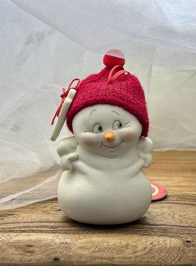 持续瓷生Department56陶瓷红帽子胖雪娃红爱心眼罩摆件创意工艺品