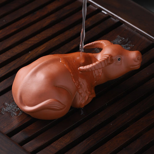 紫砂水牛茶宠摆件牛转乾坤茶玩招财生肖卧牛精品茶桌陶瓷风水可养 - 图1