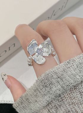 【两件包邮】仿珍珠花朵液态戒指女时尚百搭精致个性气质串珠戒指