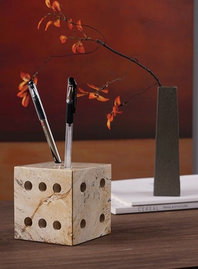 书房办公桌工位摆件笔插治愈系