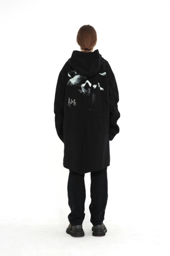 [UNKNOWNWORLD FW2020 封面印花黑色水洗Parka连帽鱼尾风衣外套]