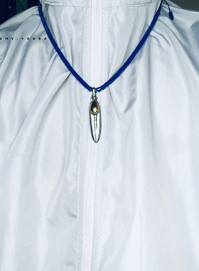 王一博 同款天天向上钛钢羽毛吊坠项链ins潮人嘻哈天然蓝色琉璃珠