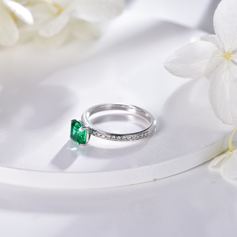 米莱珠宝0.72克拉天然赞比亚祖母绿宝石戒指女18k金镶嵌钻戒定制 - 图0