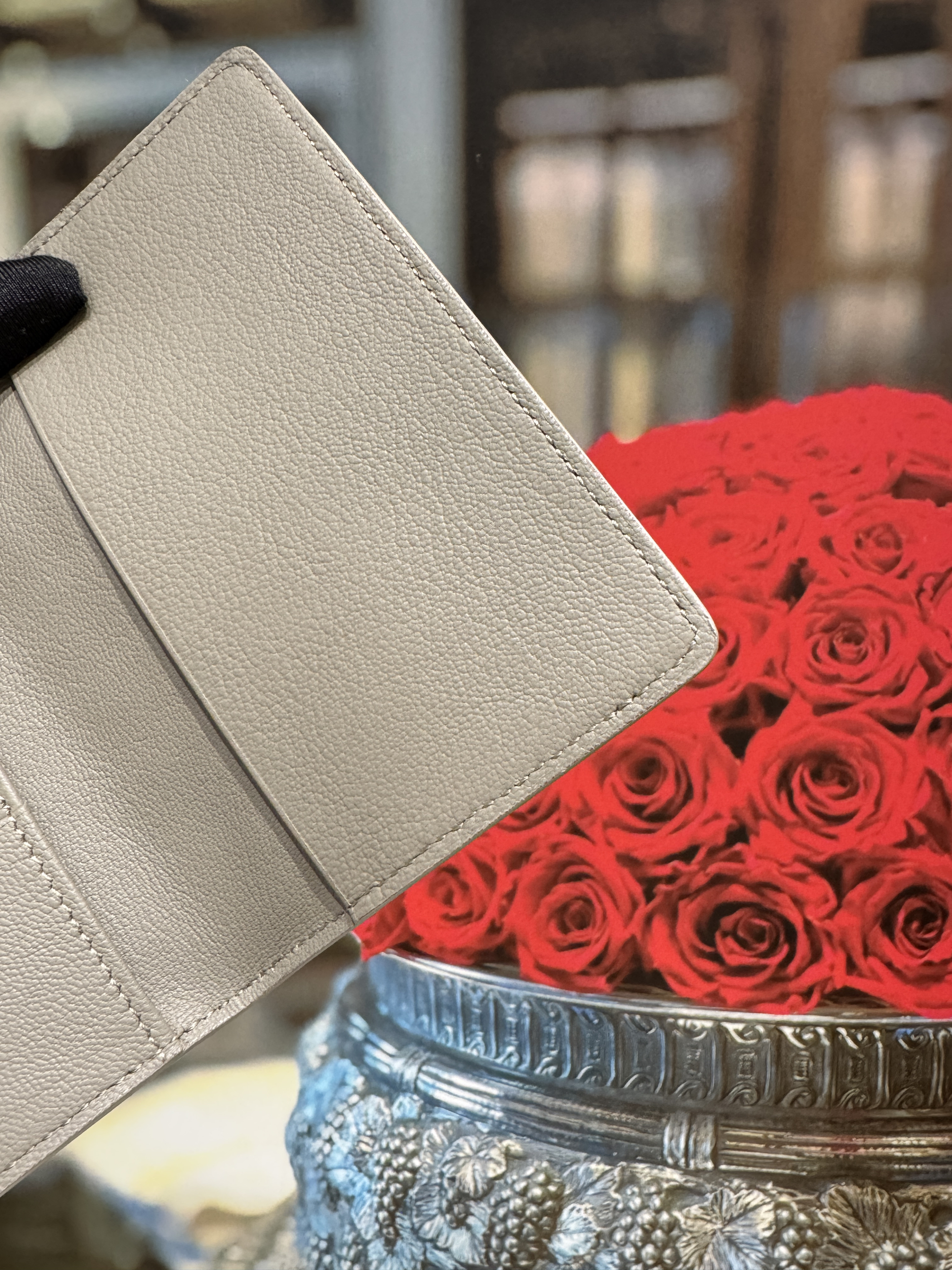 进口喜马拉雅鳄鱼皮护照夹经典款男女通用带多卡位身份证卡套票夹 - 图0