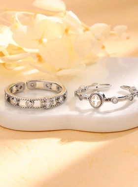 十字架锆石戒指欧美博主时尚镂空十字圆钻指环叠戴组合设计感戒子