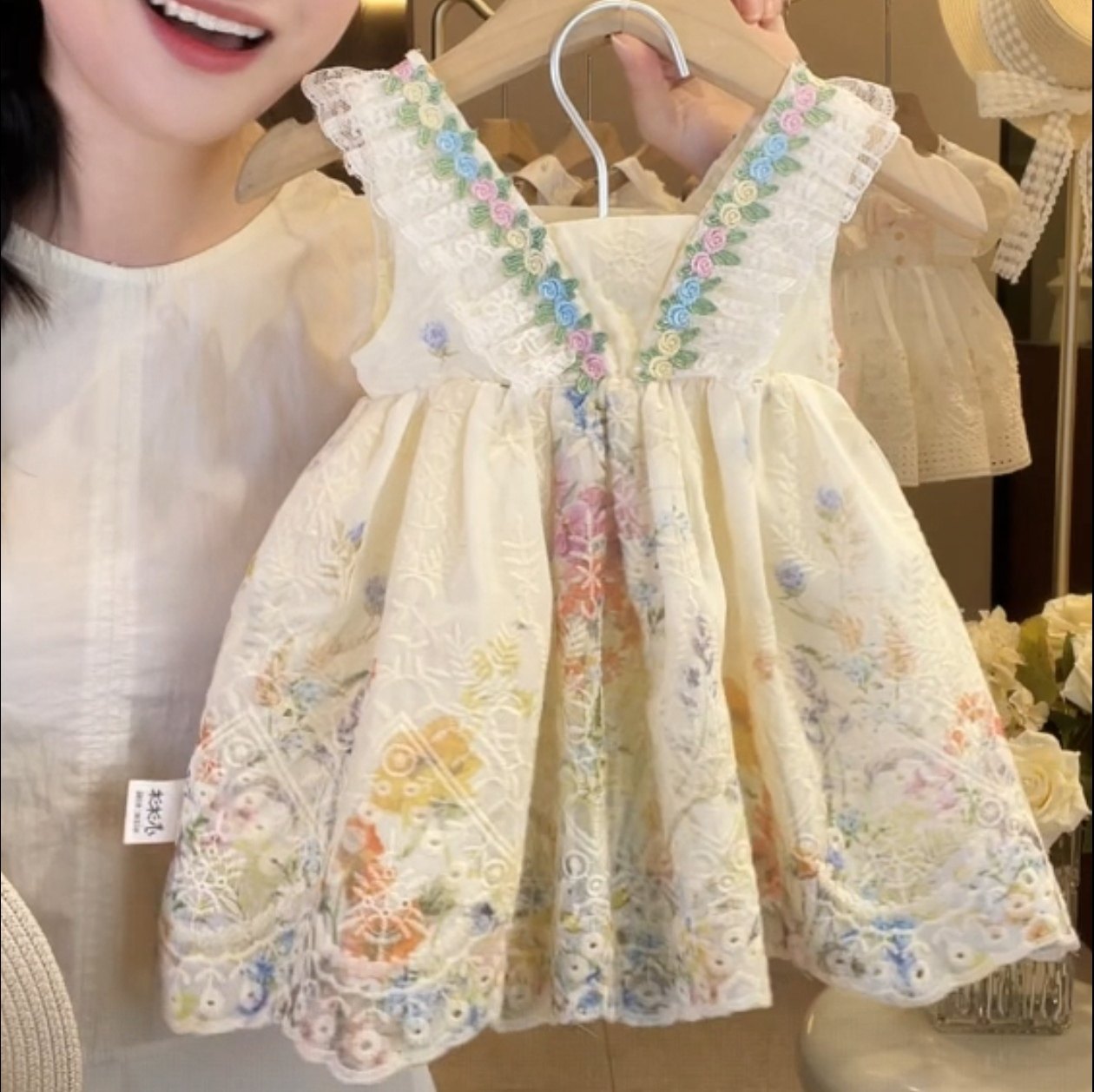 女童花朵吊带度假连衣裙夏季2026新款洋气甜美法式碎花蕾丝公主裙,淘宝优惠券,粉丝福利购,淘宝优惠卷