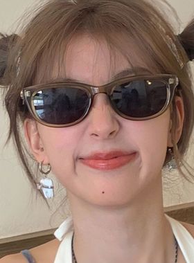 欧美甜酷辣妹氛围感高级绿色太阳眼镜方圆脸显瘦网红夏墨镜女复古