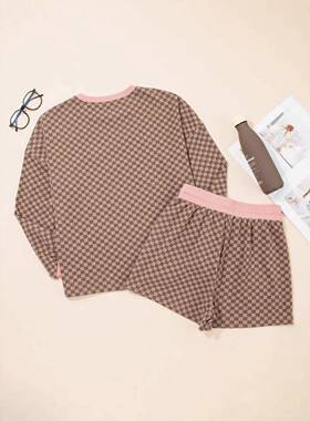 Women's Checkerboard Long Sve Pullover Top and Shorts Two