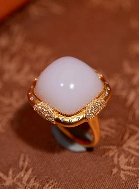 天然新疆和田玉白玉18k金镶嵌女款方形面包戒指新中式厚装饱满