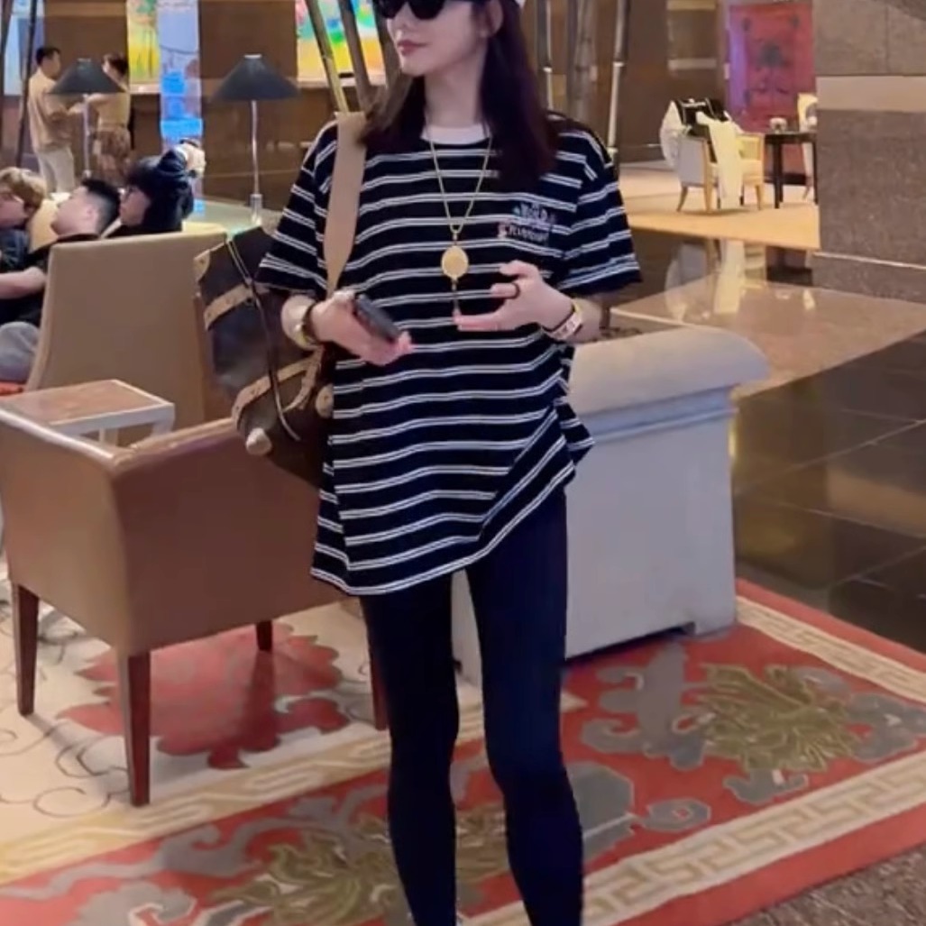 潮牌字母刺绣条纹中长款短袖T恤女2025夏季新款宽松百搭显瘦上衣 - 图0