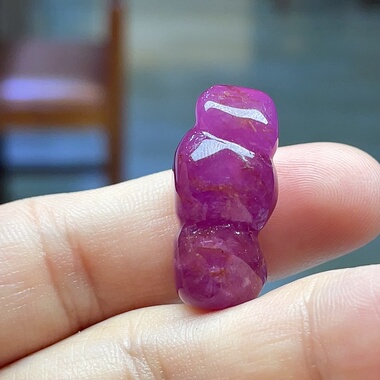 天然无烧无注胶无填充红宝石雕刻件暴力熊紫红色自戴送礼一物一证