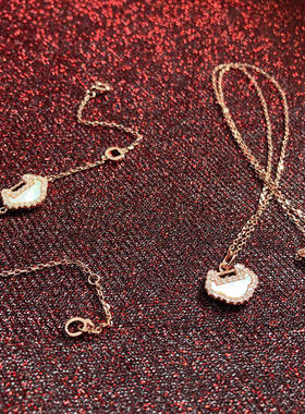 镀金小众设计感白贝母如意锁骨链