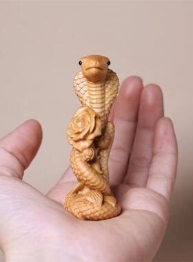 精选崖柏木十二生肖蛇工艺品