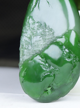 （古晨珠宝）俄罗斯和田玉白加绿碧玉山水手把件手玩山高水长196g