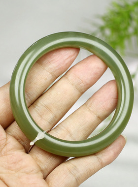 古晨和田玉湖水绿手镯