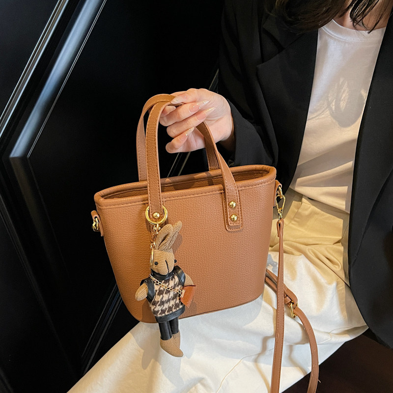 小众复古手提包包女2025新款春夏单肩斜挎包高级感时尚百搭水桶包,淘宝优惠券,粉丝福利购,淘宝优惠卷
